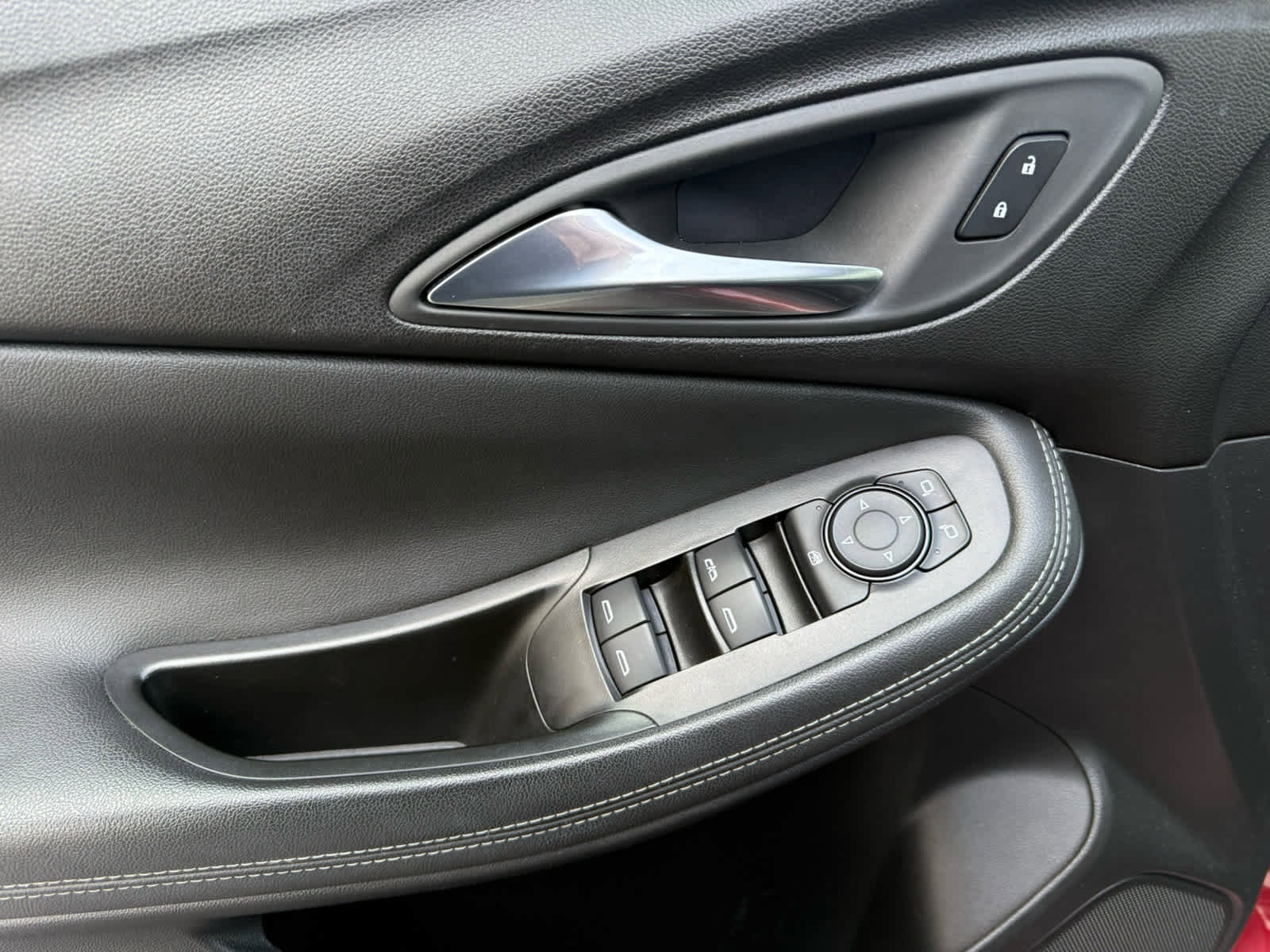 Used 2024 Buick Encore GX Sport Touring image 12