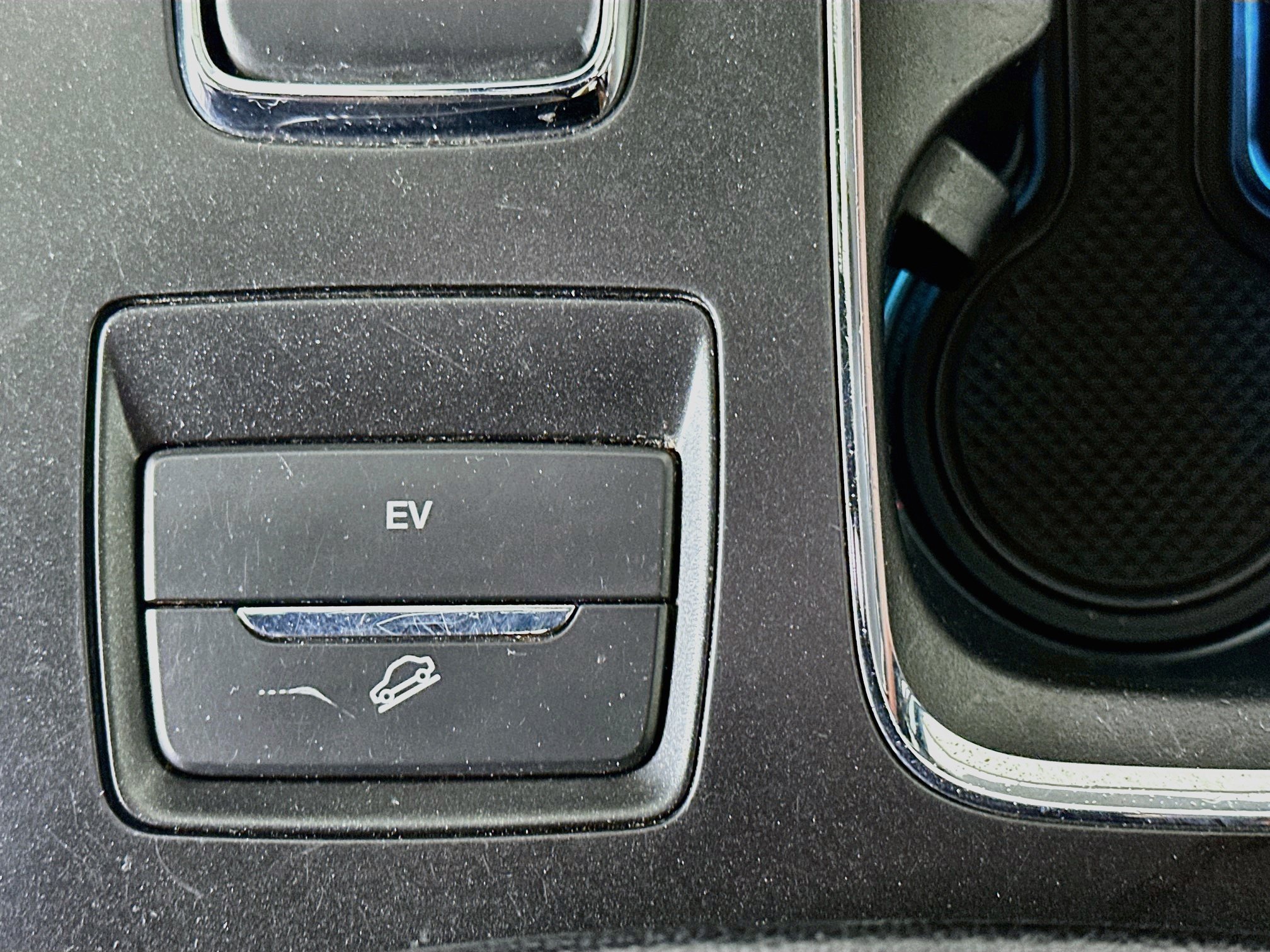 Used 2019 Ford Fusion Energi Titanium FWD image 26