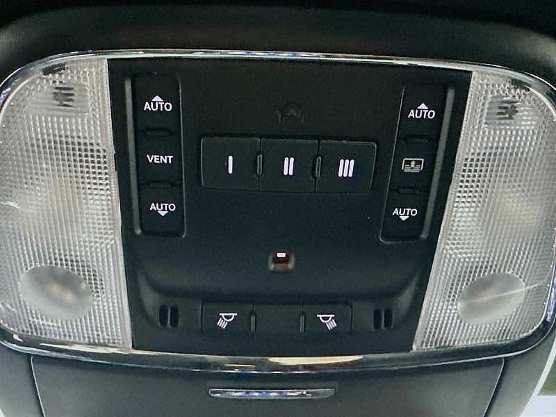 Used 2022 Chrysler 300 S image 33