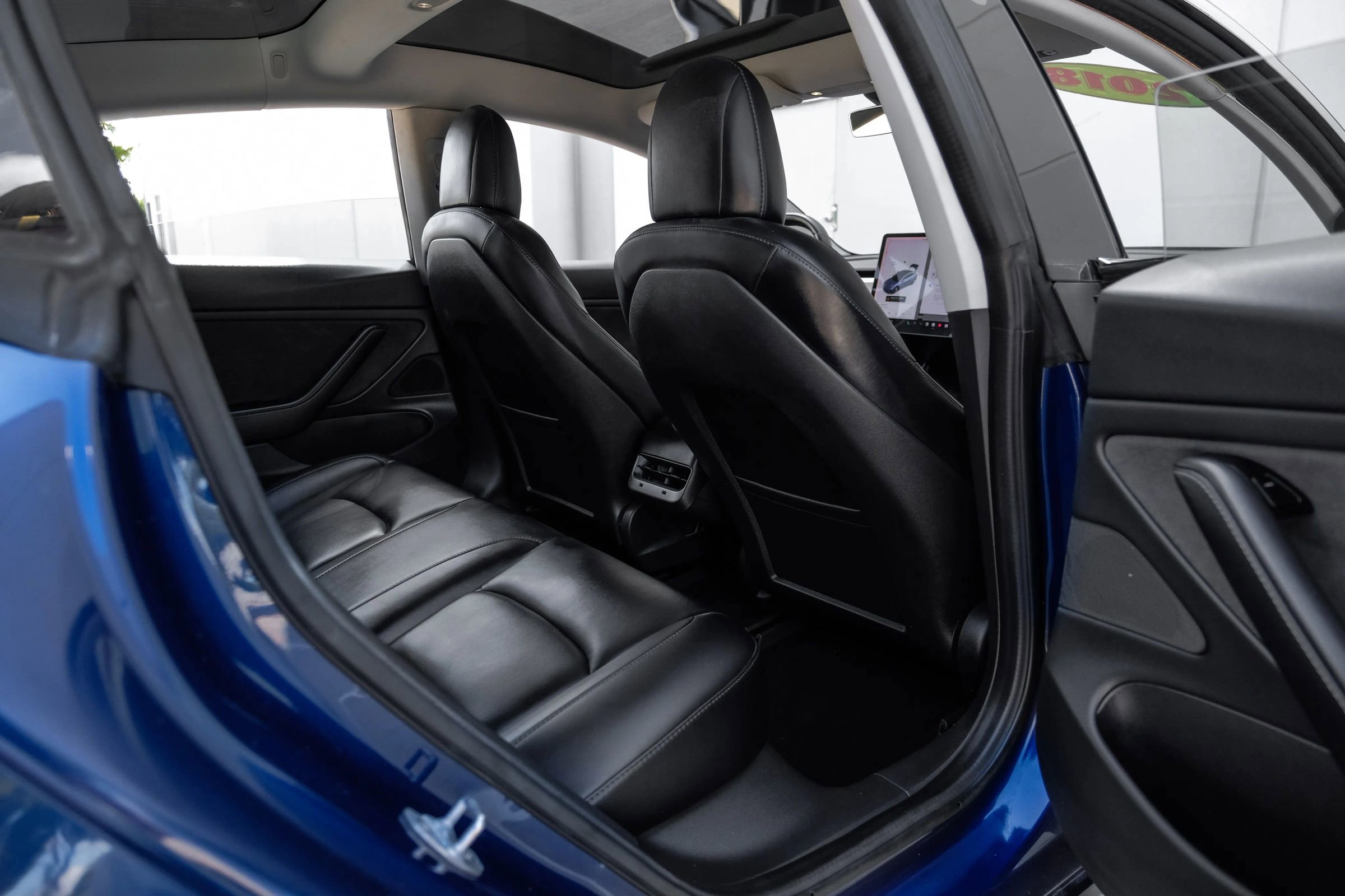 Used 2018 Tesla Model 3 Long Range image 34