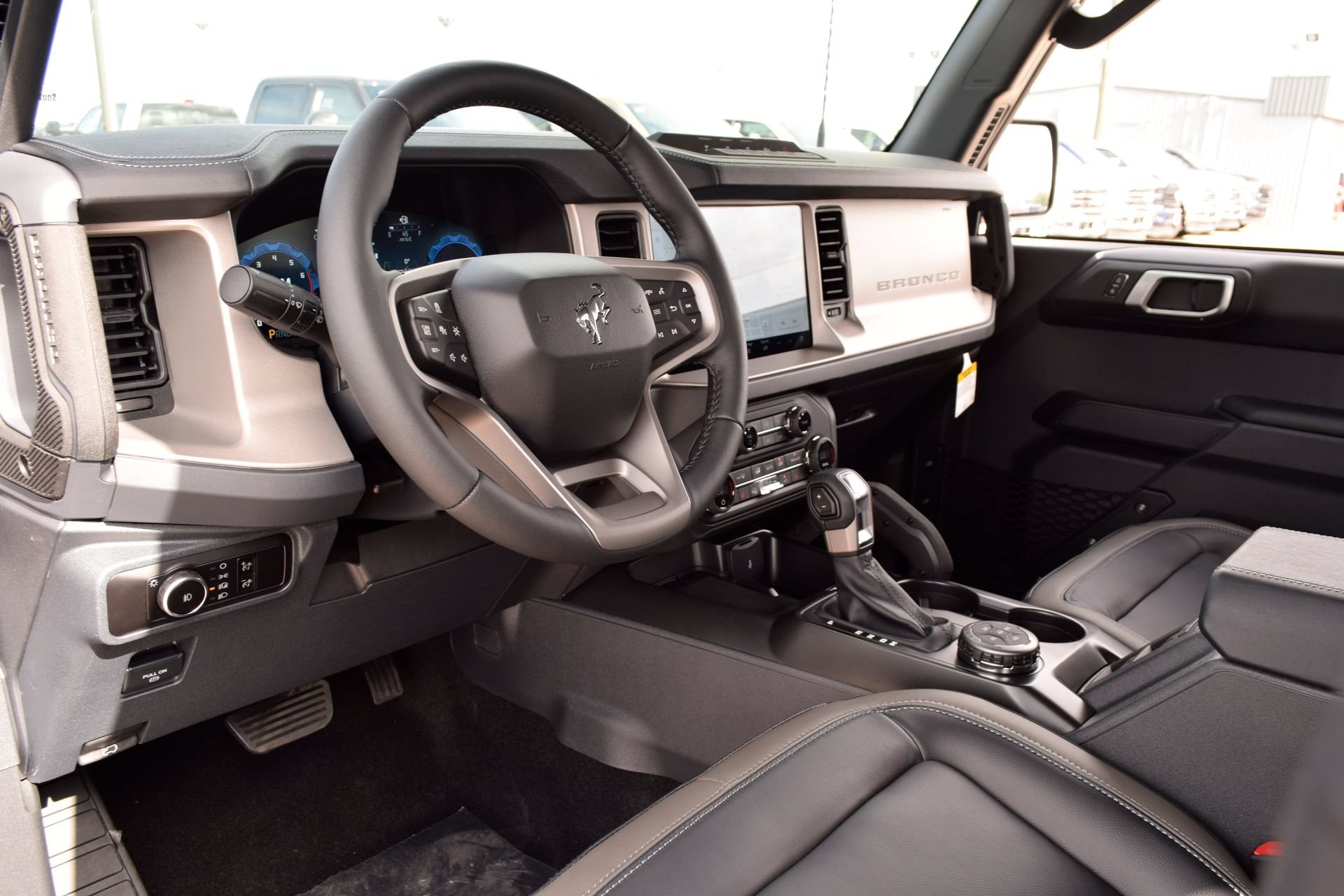 New 2026 Ford Bronco Outer Banks w/ Sasquatch Package AWD/4WD image 15