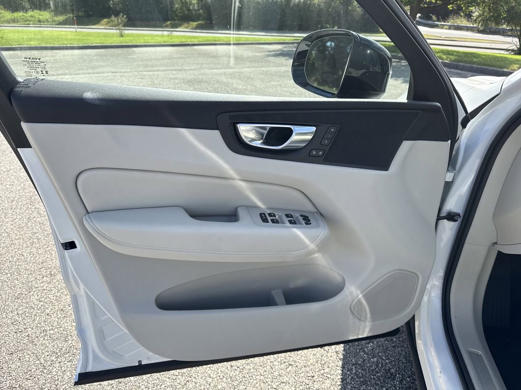 New 2025 Volvo XC60 T8 Plus w/ Protection Package Premier image 15