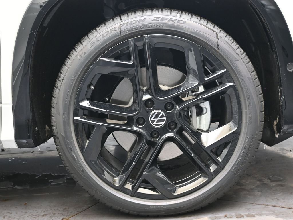 New 2026 Volkswagen Tiguan SE R-Line image 10