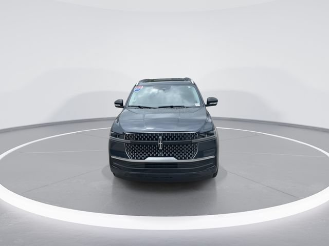Certified 2025 Lincoln Navigator L Reserve AWD/4WD image 2