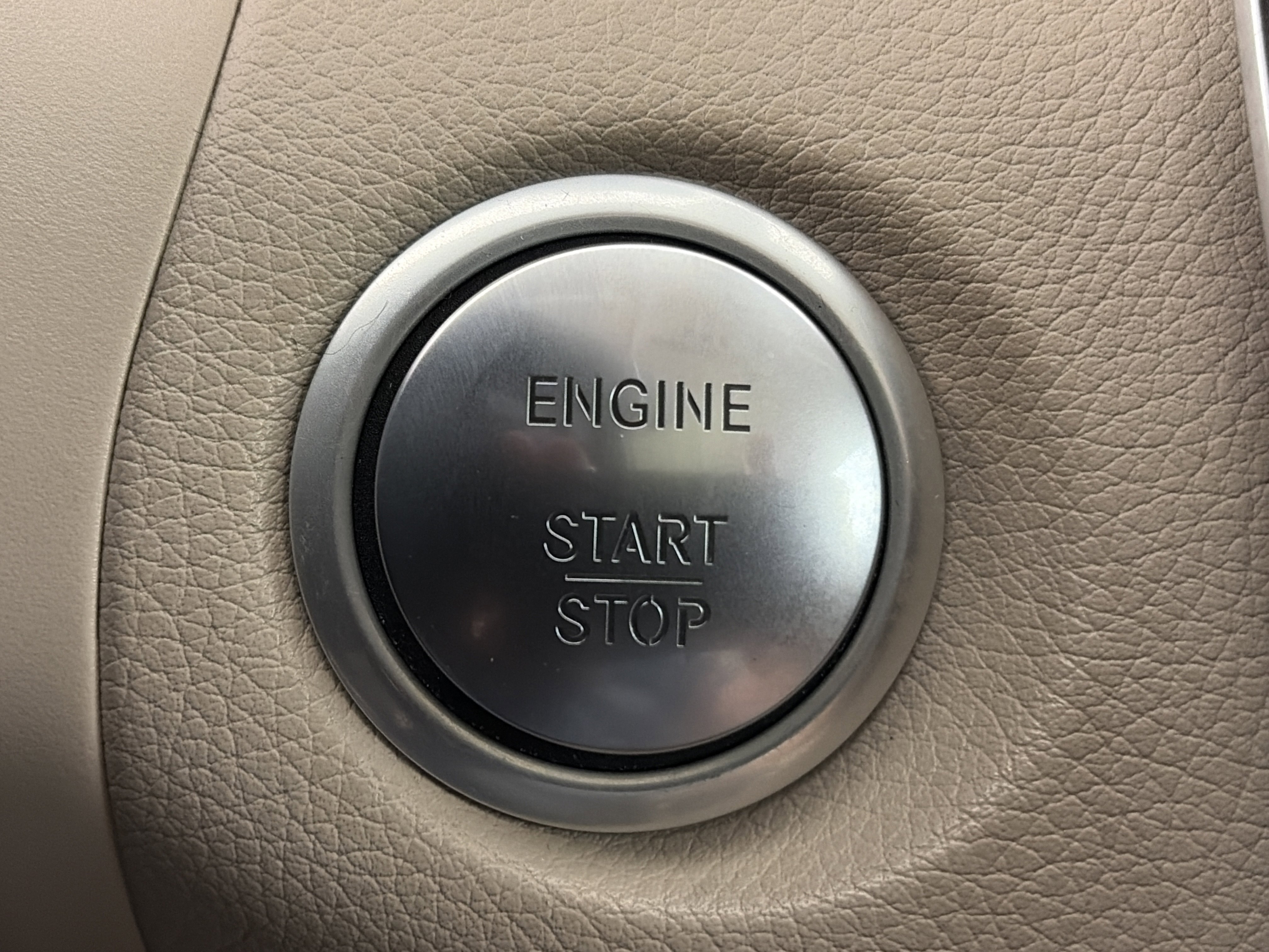 Used 2019 Mercedes-Benz GLC 300 4MATIC image 32