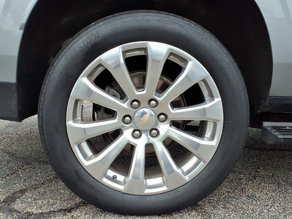 Used 2023 Chevrolet Suburban Premier AWD/4WD image 8