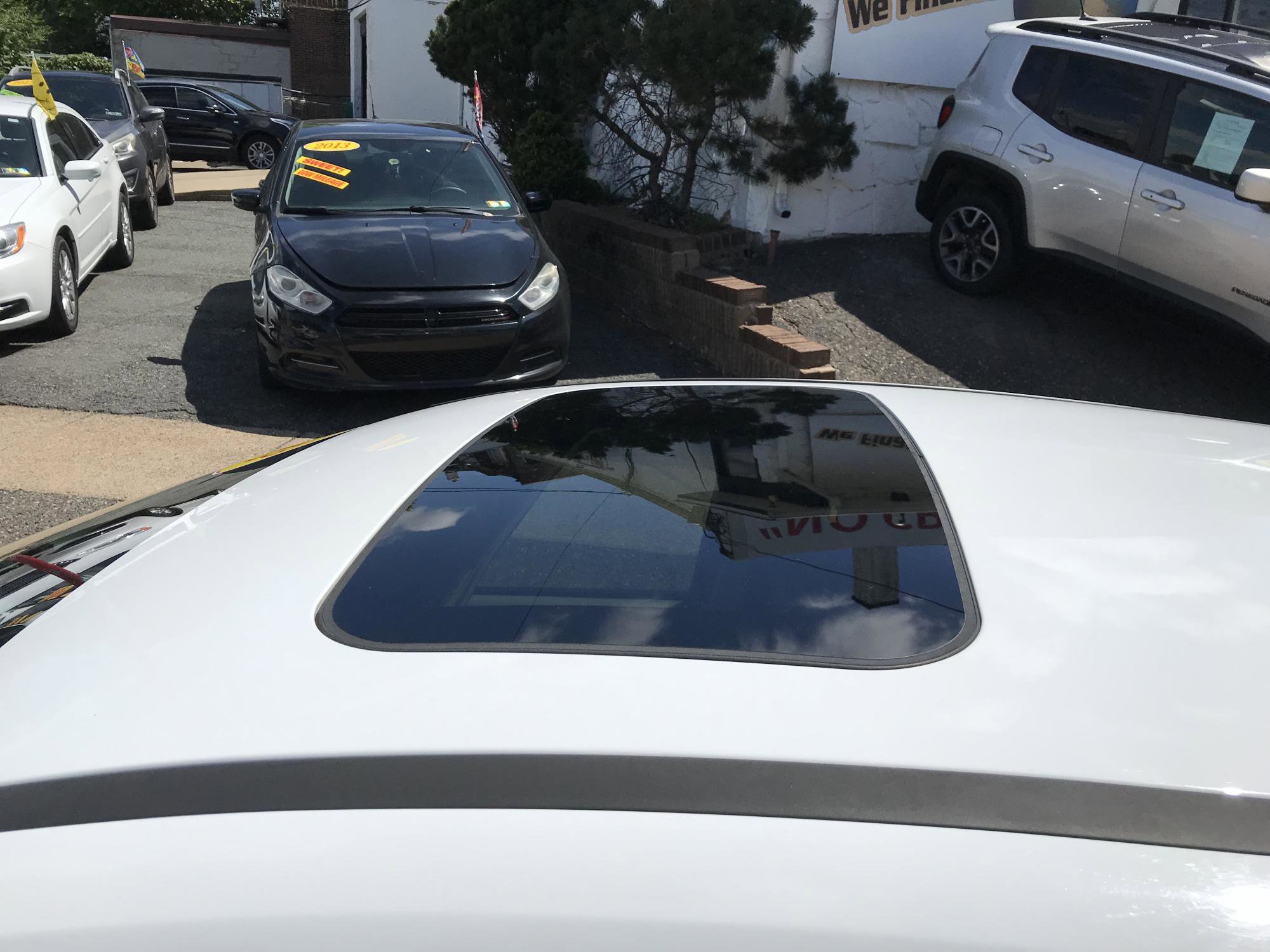 Used 2013 Ford Focus SE w/ Interior Protection Pkg FWD image 6
