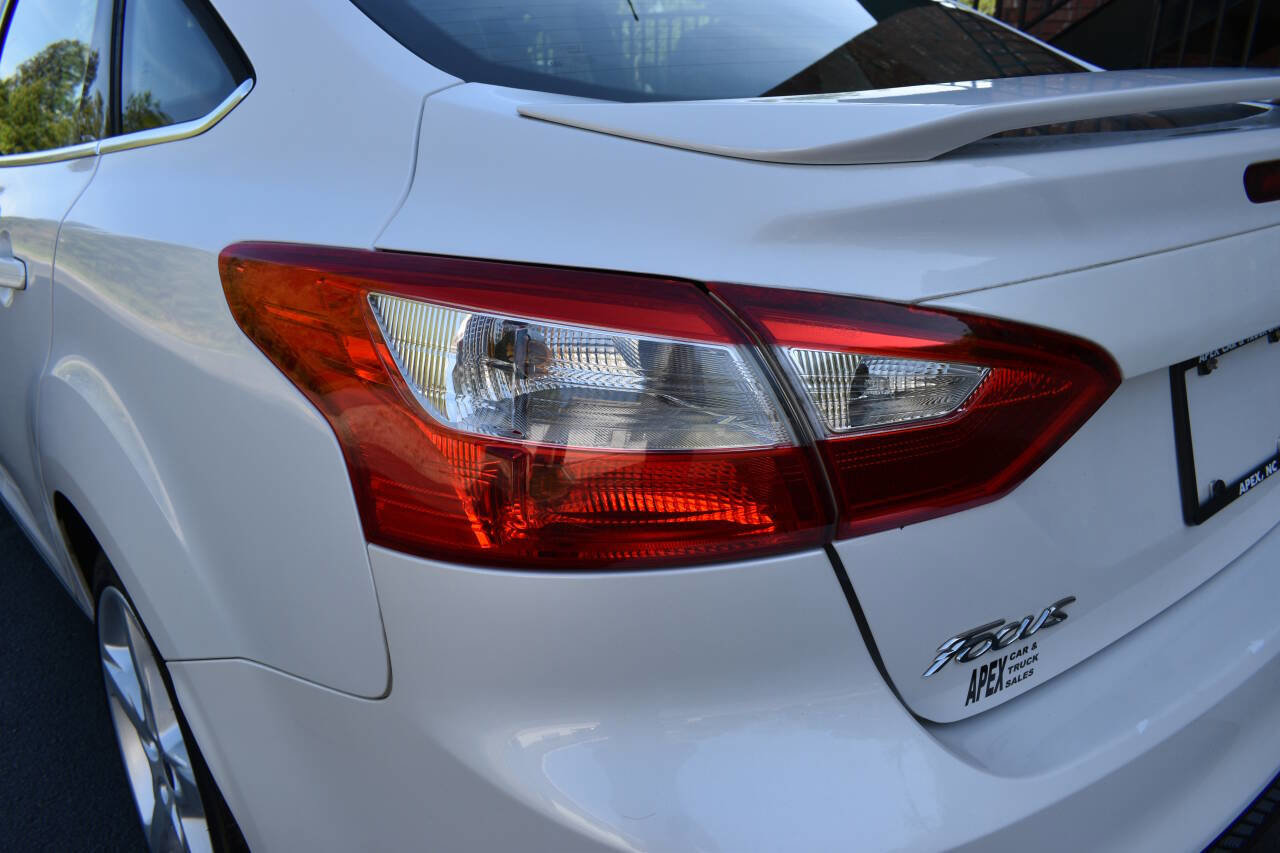 Used 2013 Ford Focus Titanium w/ Titanium Handling Pkg image 36