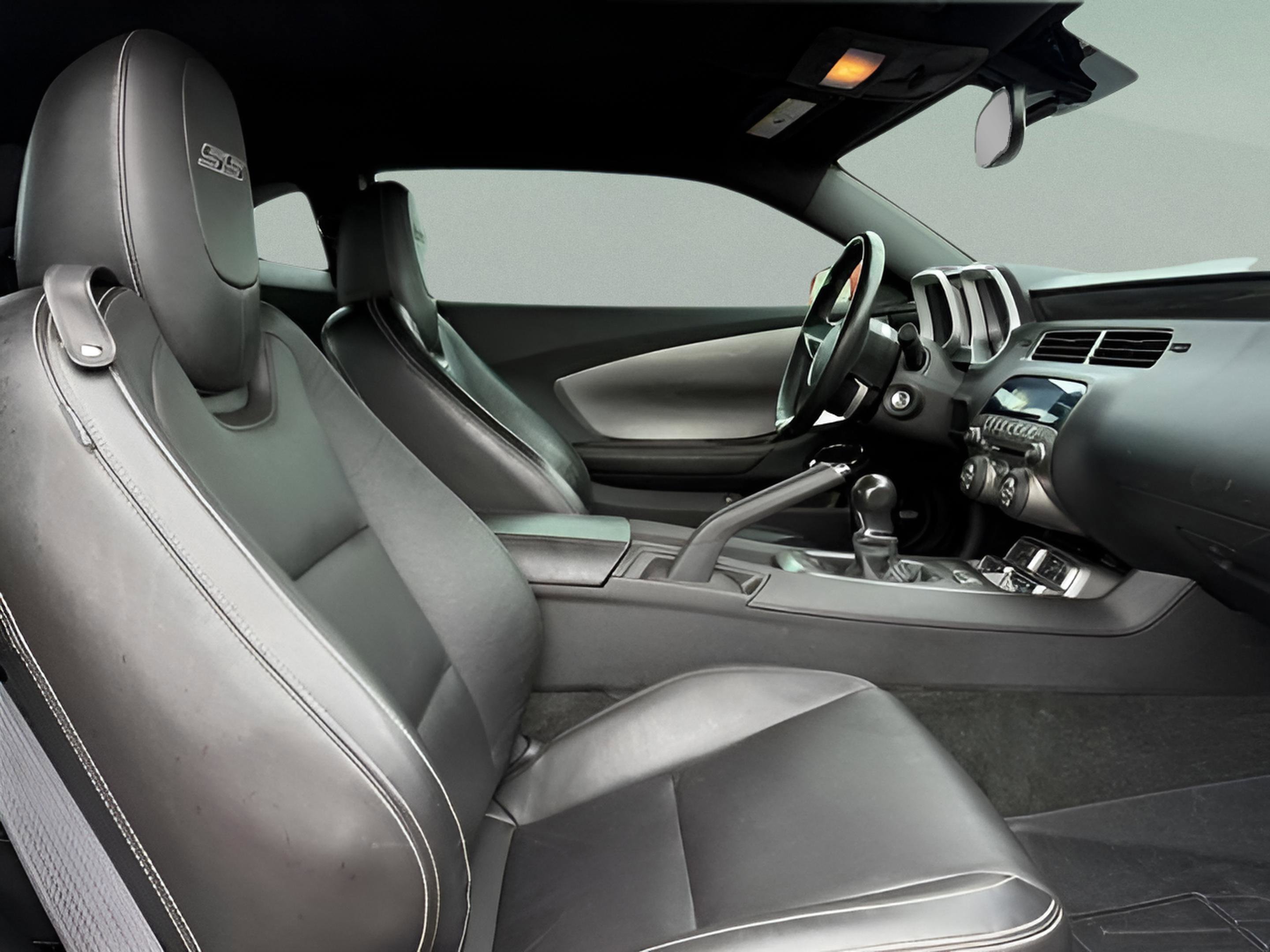 Used 2010 Chevrolet Camaro SS w/ RS Package image 11