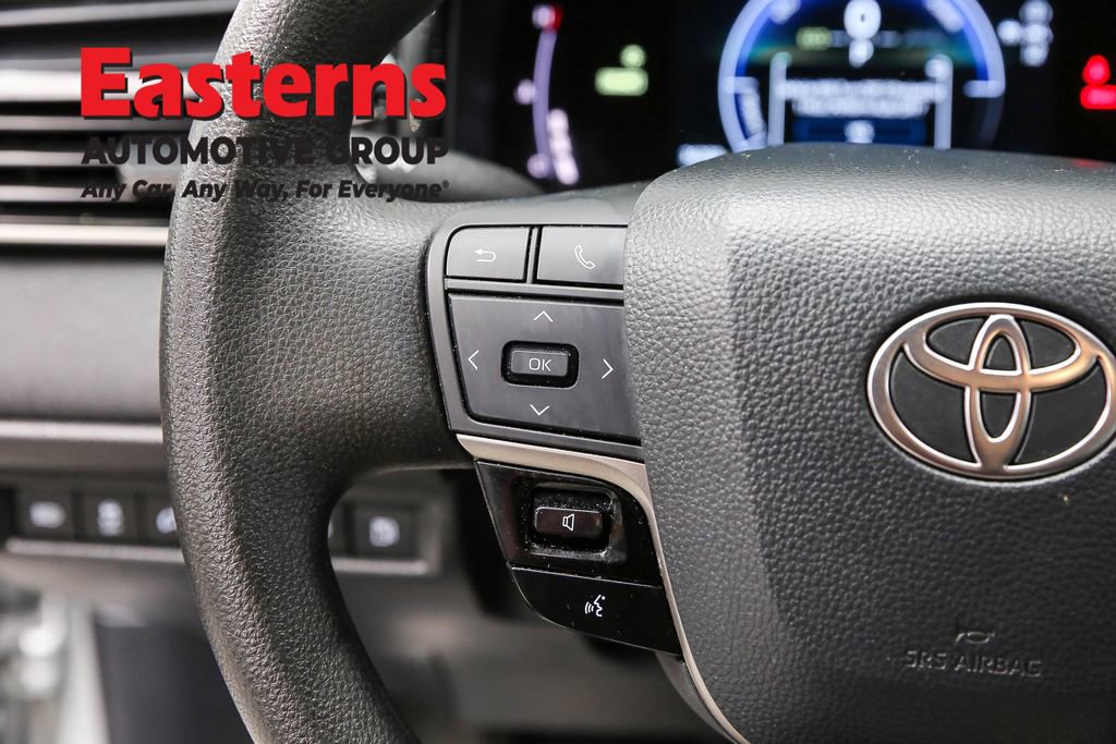 Used 2025 Toyota Camry LE FWD image 15