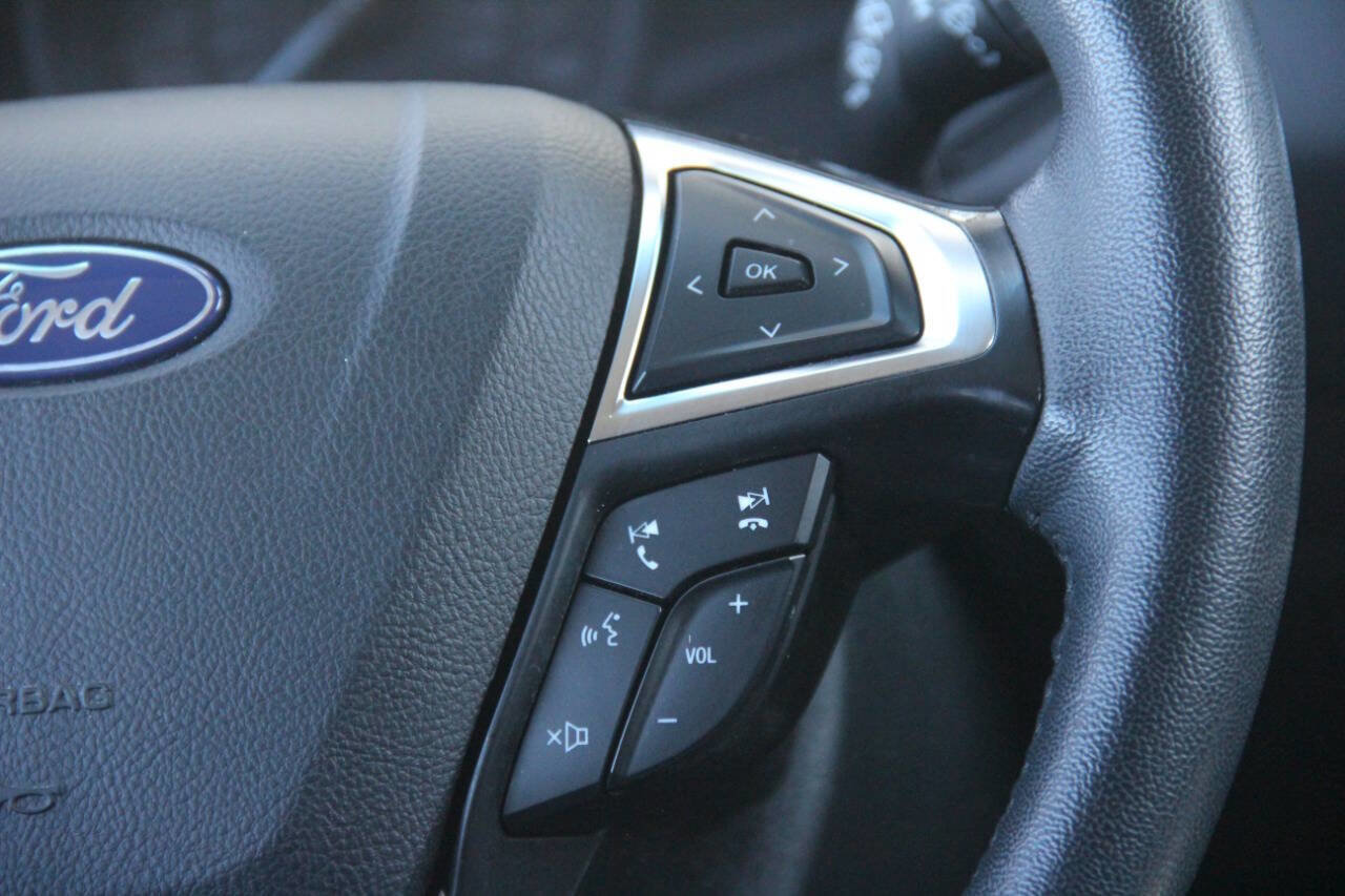 Certified 2024 Ford Edge Titanium AWD/4WD image 17