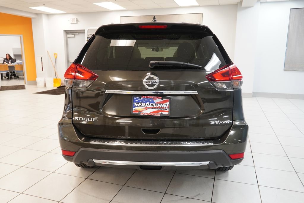Used 2017 Nissan Rogue SV image 9