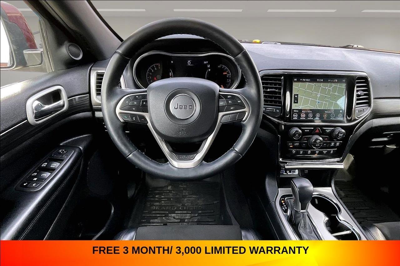 Used 2022 Jeep Grand Cherokee Laredo X AWD/4WD image 8