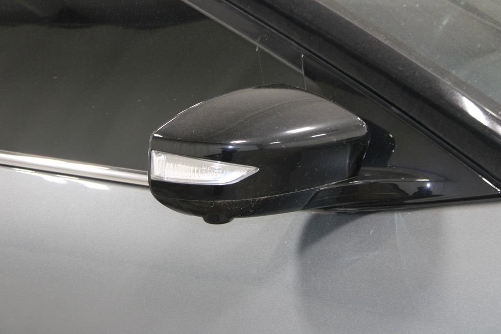 Used 2020 Nissan Maxima Platinum w/ Sport Mat Group FWD image 12