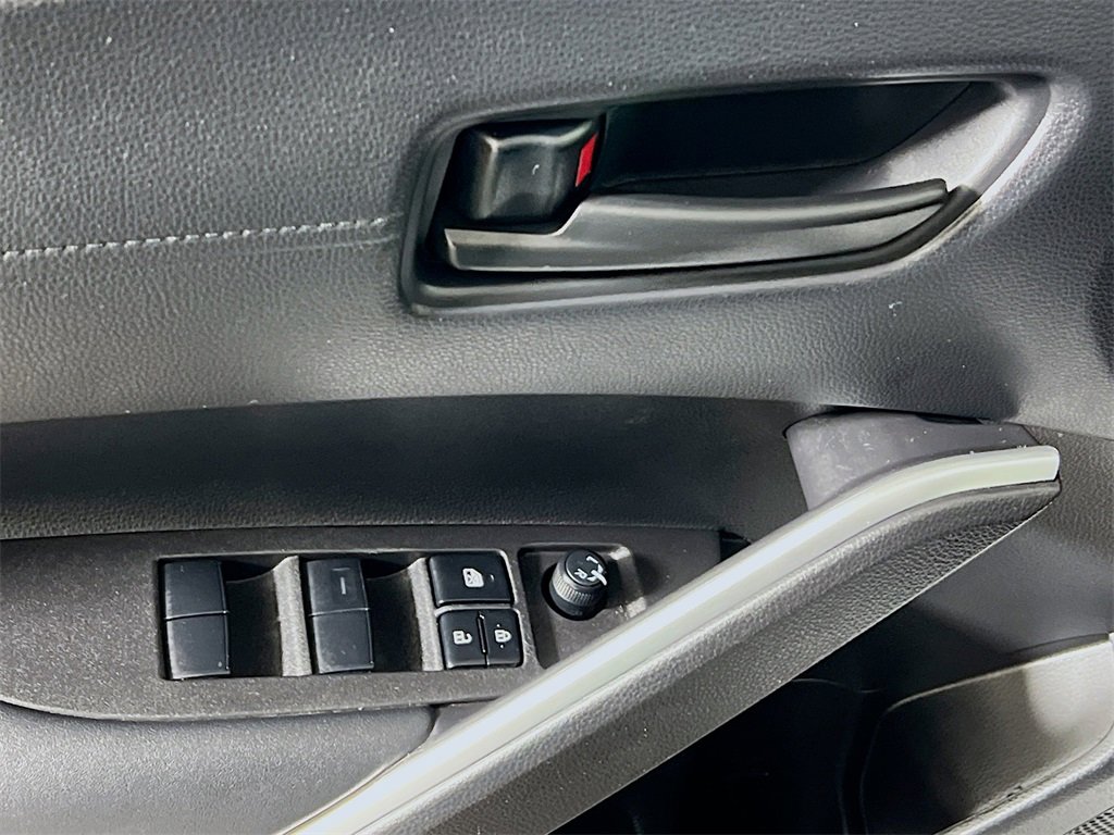 Certified 2024 Toyota Corolla Cross LE image 17