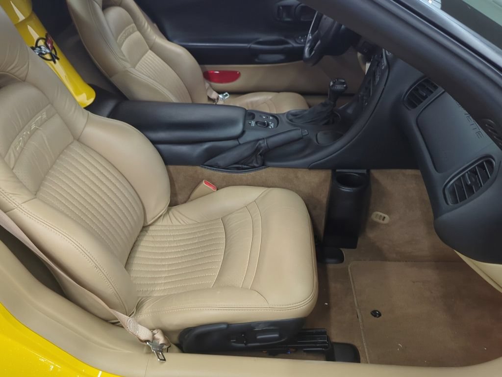 Used 2002 Chevrolet Corvette Convertible w/ Preferred Equipment Group2 RWD image 19