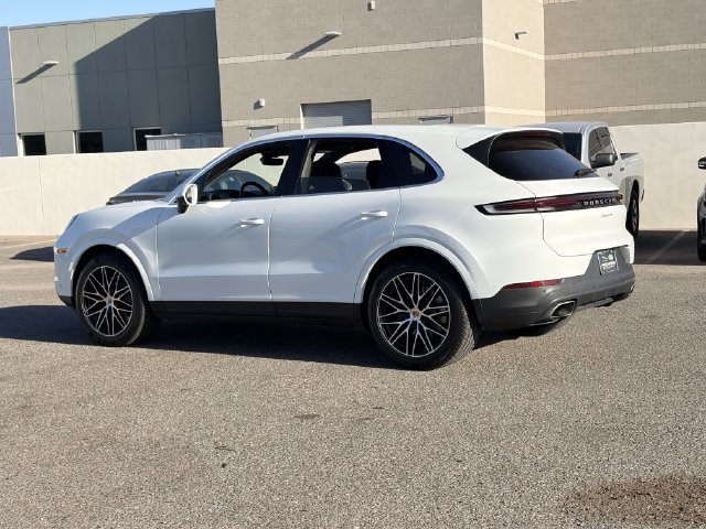 Used 2025 Porsche Cayenne AWD/4WD image 29