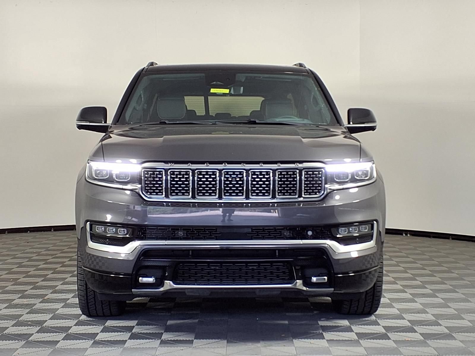 Used 2023 Jeep Grand Wagoneer L Series III w/ Rear Seat Video Group 1 AWD/4WD image 2