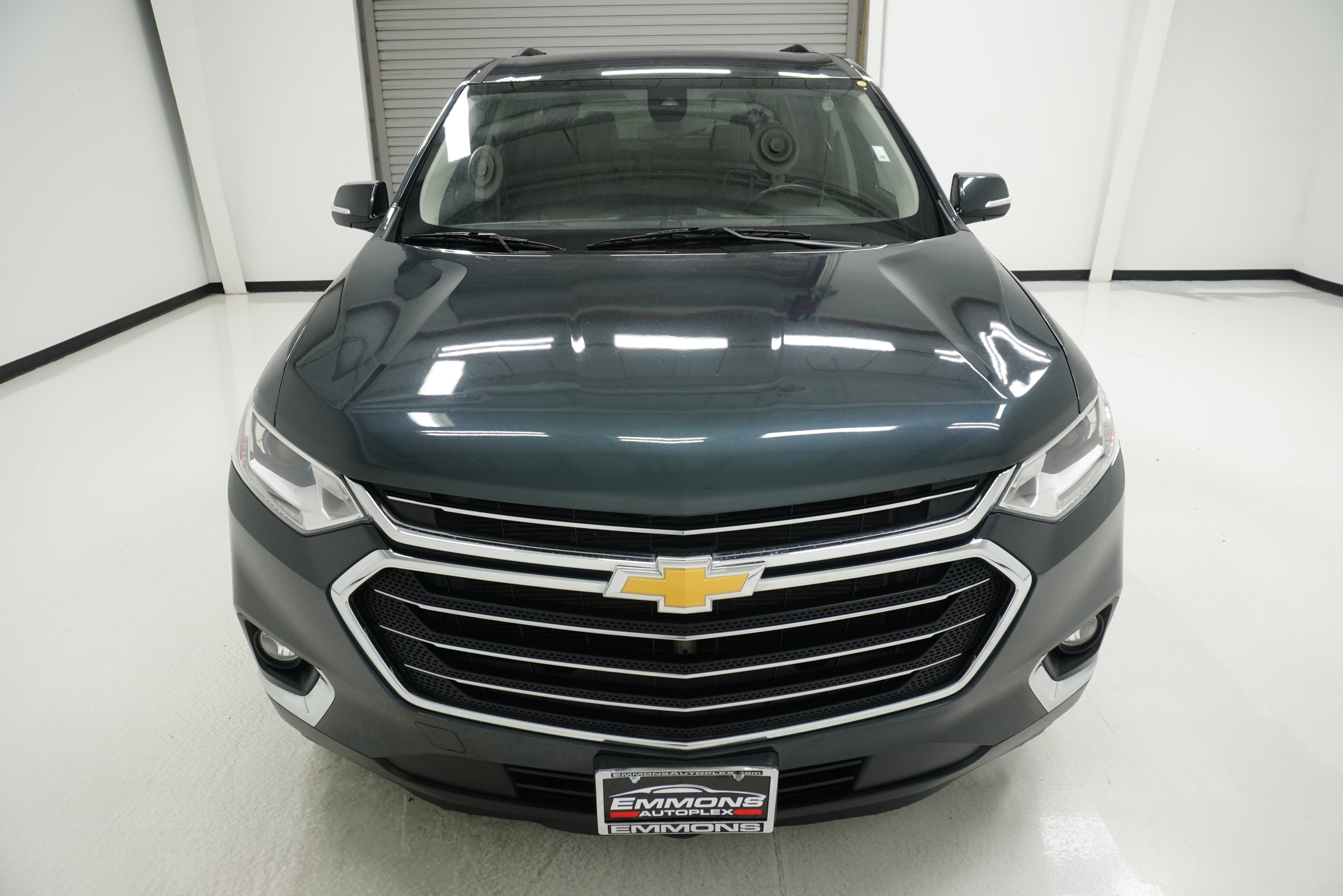 Used 2020 Chevrolet Traverse LT FWD image 2