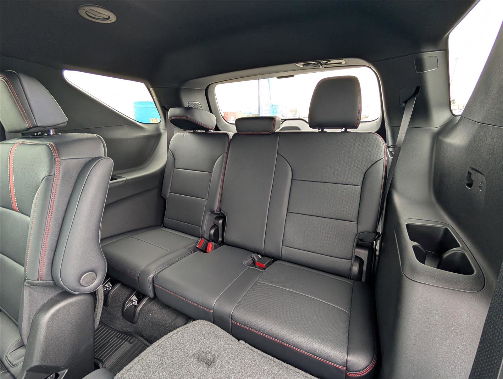 New 2026 Chevrolet Traverse RS w/ LPO, Floor Liner Package image 10