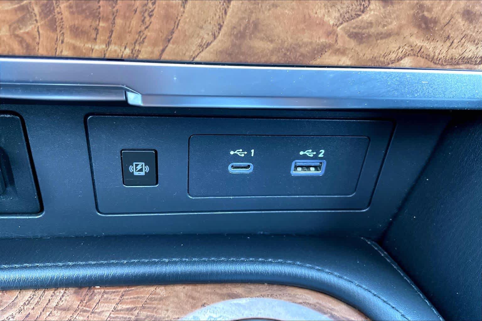 Used 2024 Nissan Armada SL w/ Captain's Chairs Package RWD image 32