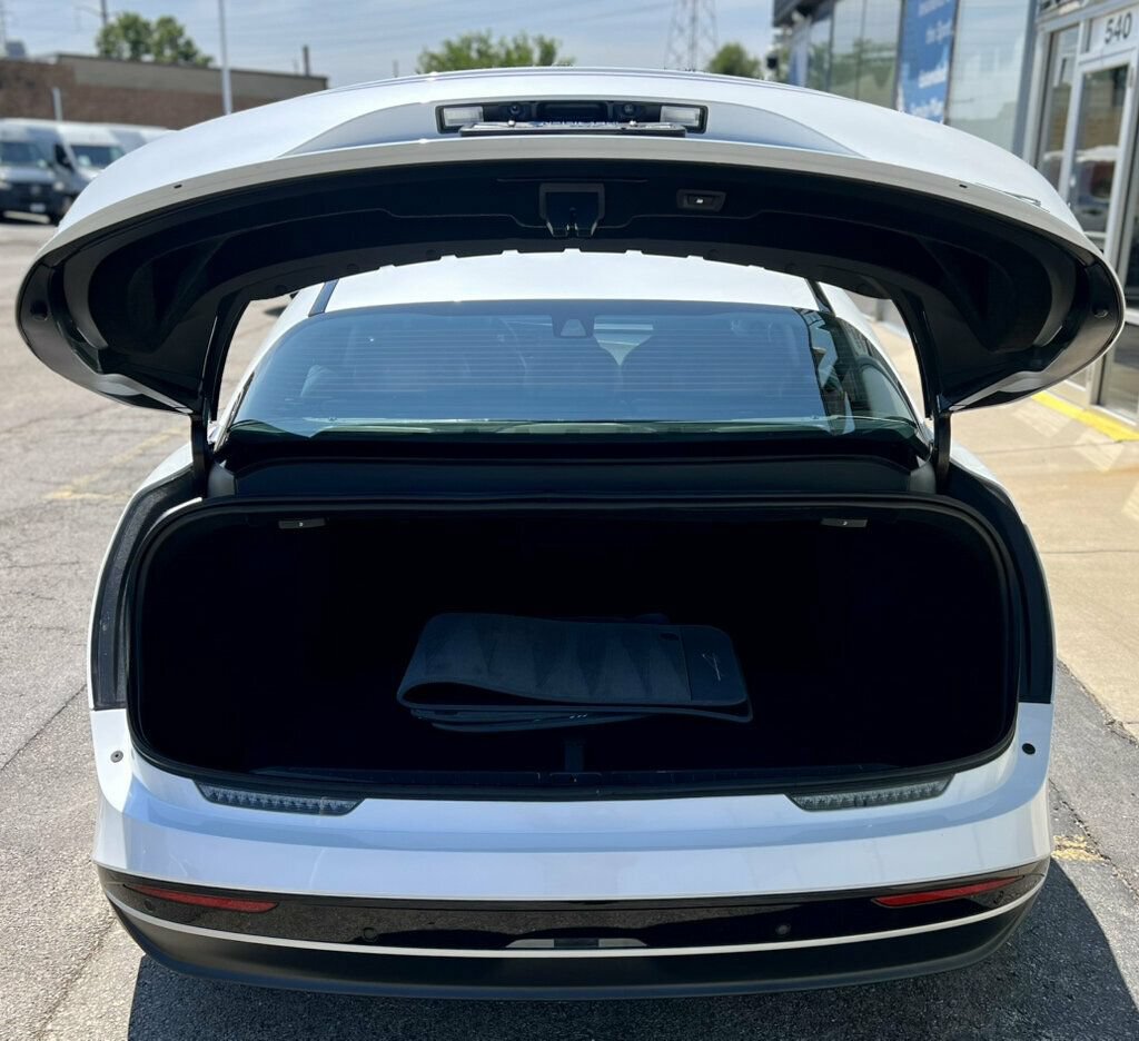 Used 2025 Lucid Air Pure RWD image 9