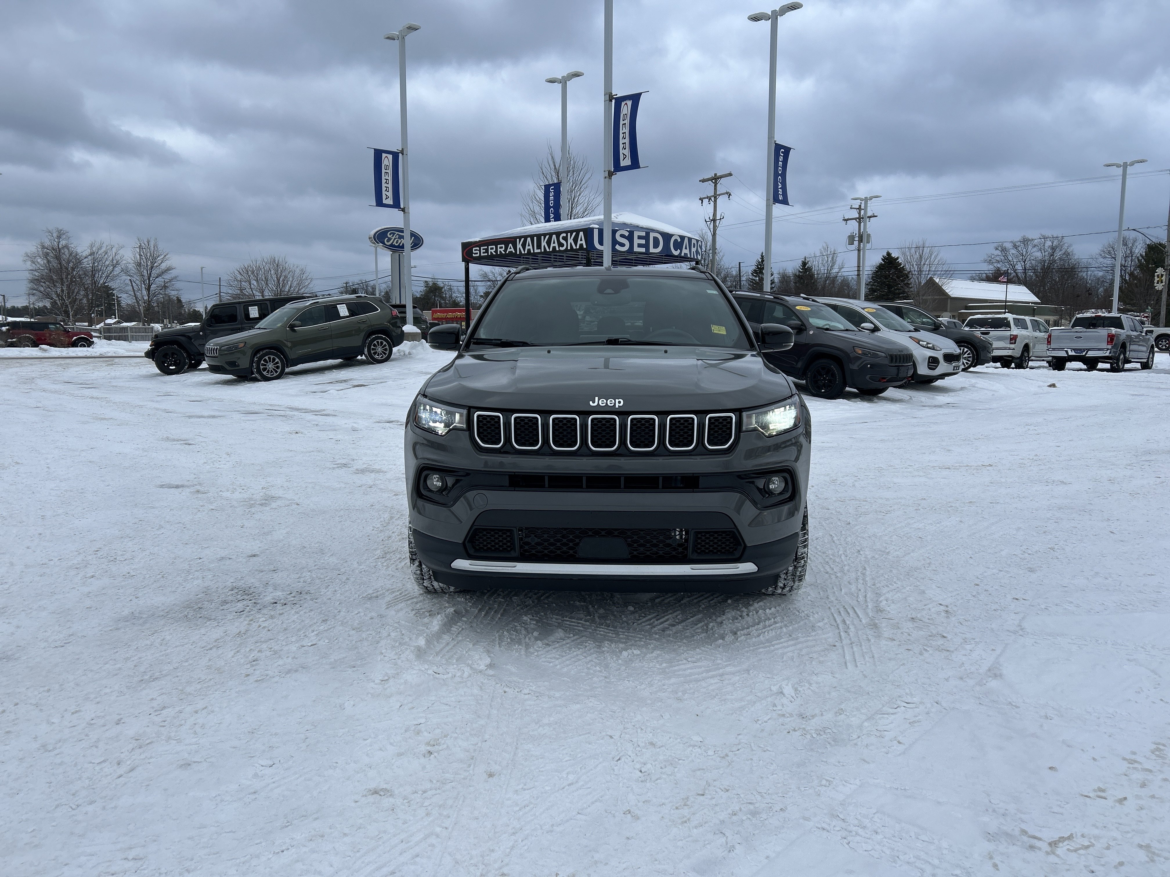 Used 2024 Jeep Compass Limited image 9