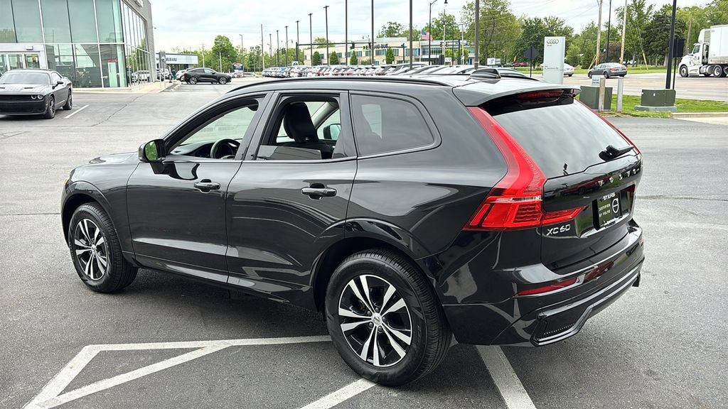 Used 2025 Volvo XC60 B5 Core AWD/4WD image 4