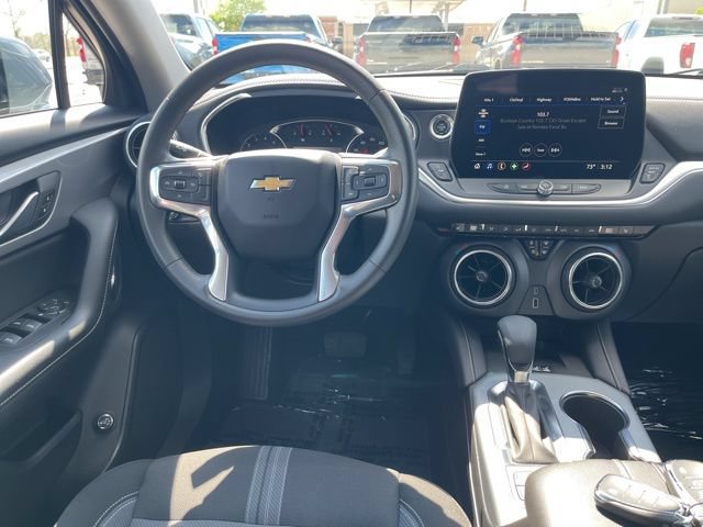 Used 2024 Chevrolet Blazer LT w/ Convenience Package FWD image 4