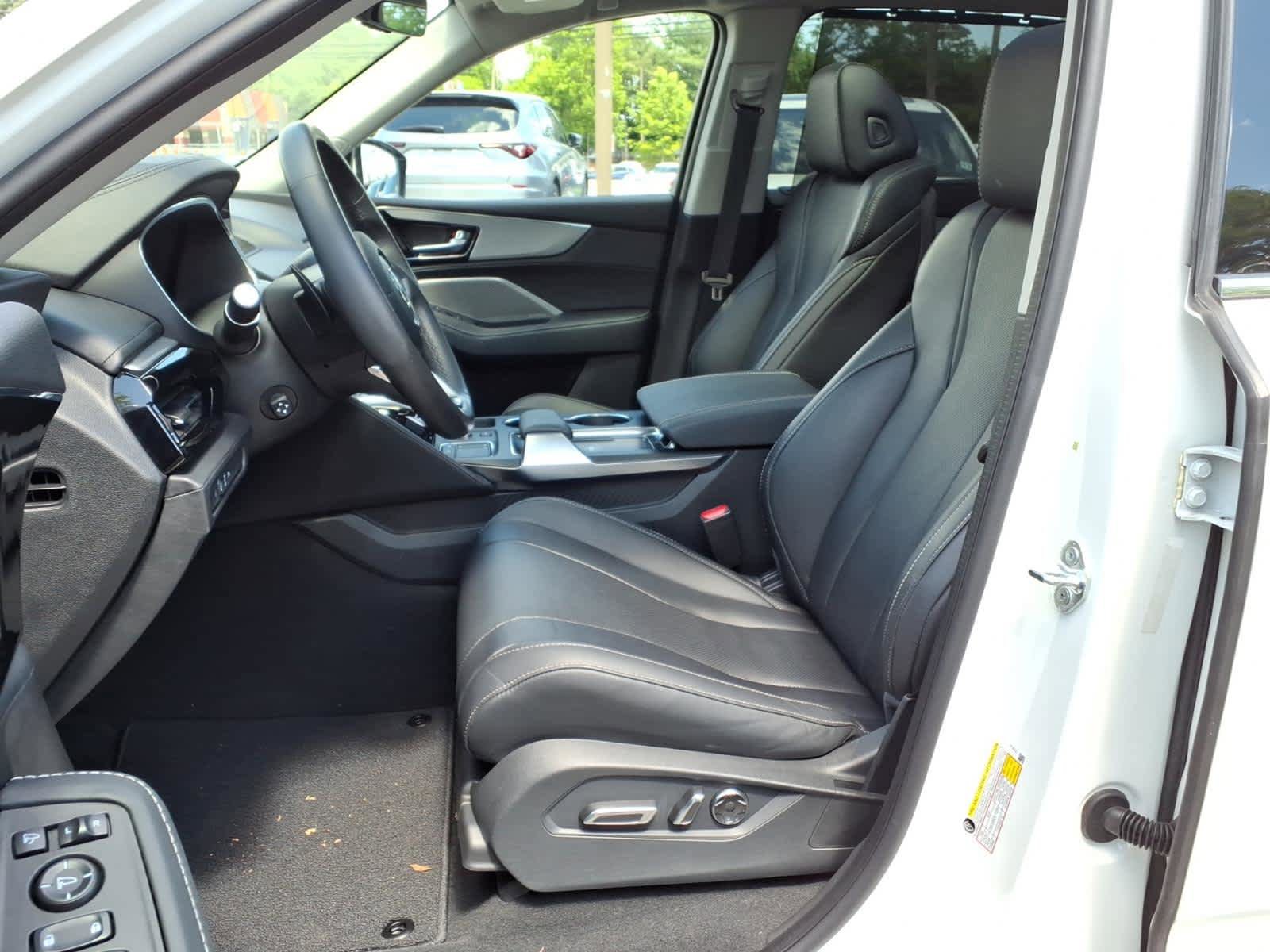 Used 2024 Acura MDX SH-AWD w/ Technology Package image 26