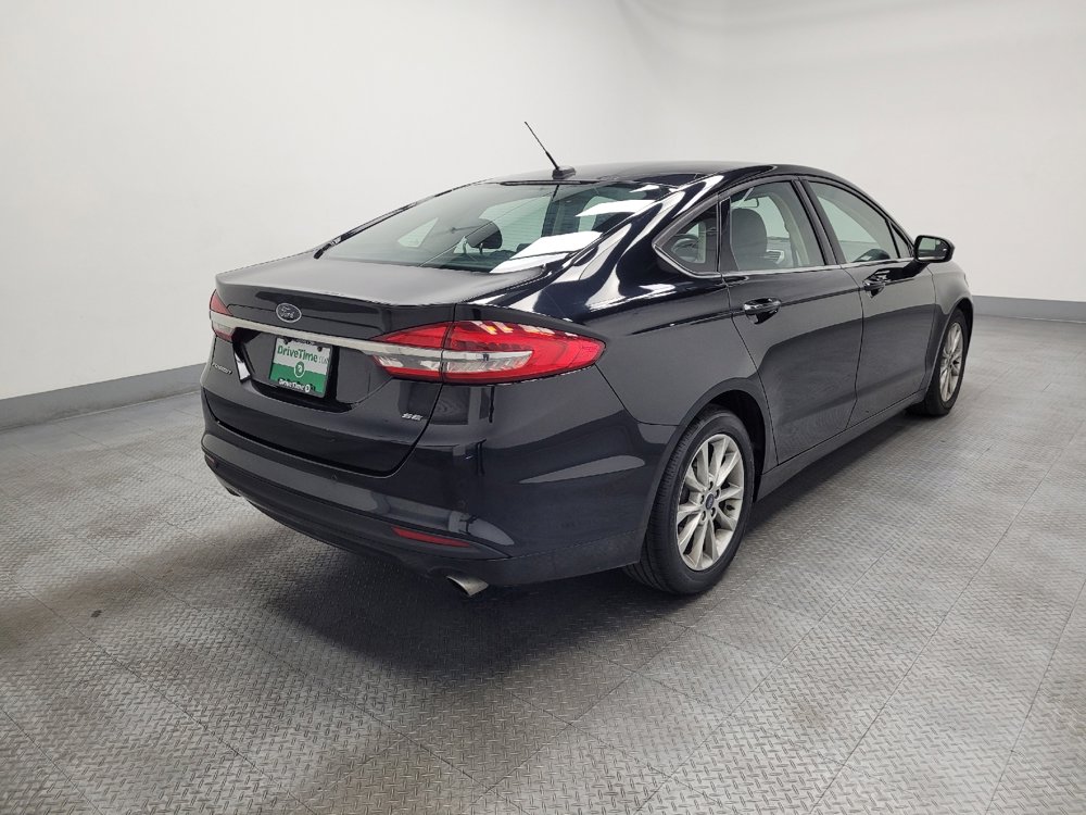 Used 2017 Ford Fusion SE w/ Fusion SE Technology Package FWD image 9