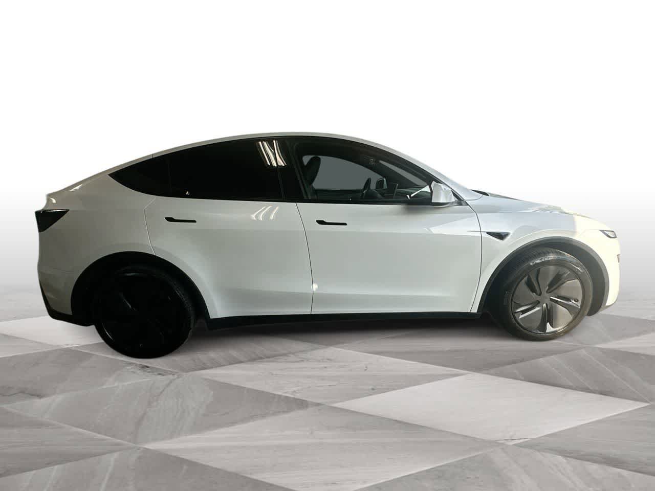 Used 2026 Tesla Model Y AWD image 9