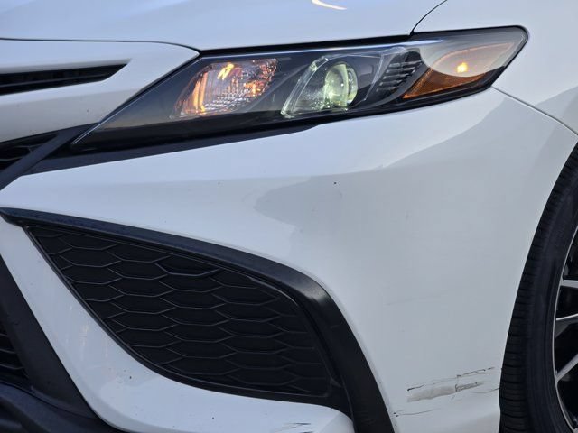 Used 2021 Toyota Camry SE w/ Cold Weather Package AWD/4WD image 9