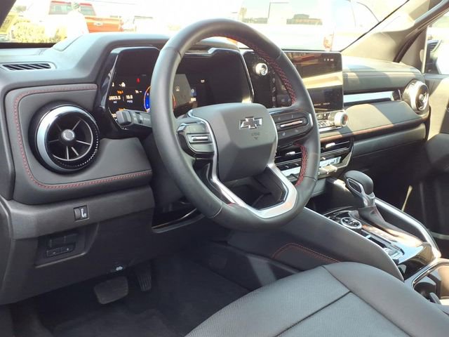 Certified 2025 Chevrolet Colorado Z71 w/ Midnight Edition AWD/4WD image 9