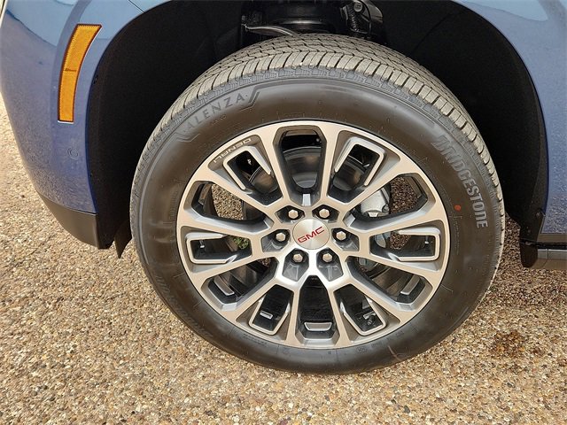 New 2025 GMC Yukon XL Denali w/ Denali Reserve Package image 7