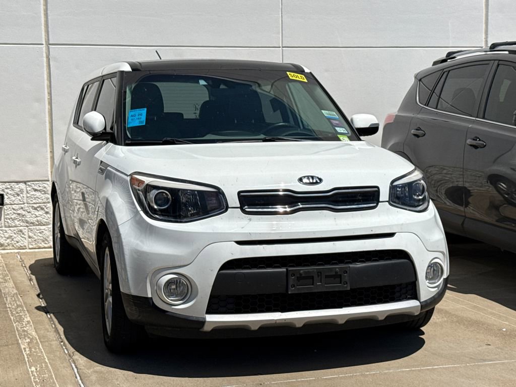 Used 2017 Kia Soul + w/ Primo Package FWD image 3