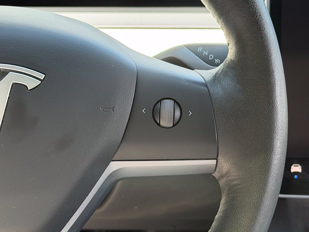 Used 2022 Tesla Model Y Performance AWD/4WD image 44