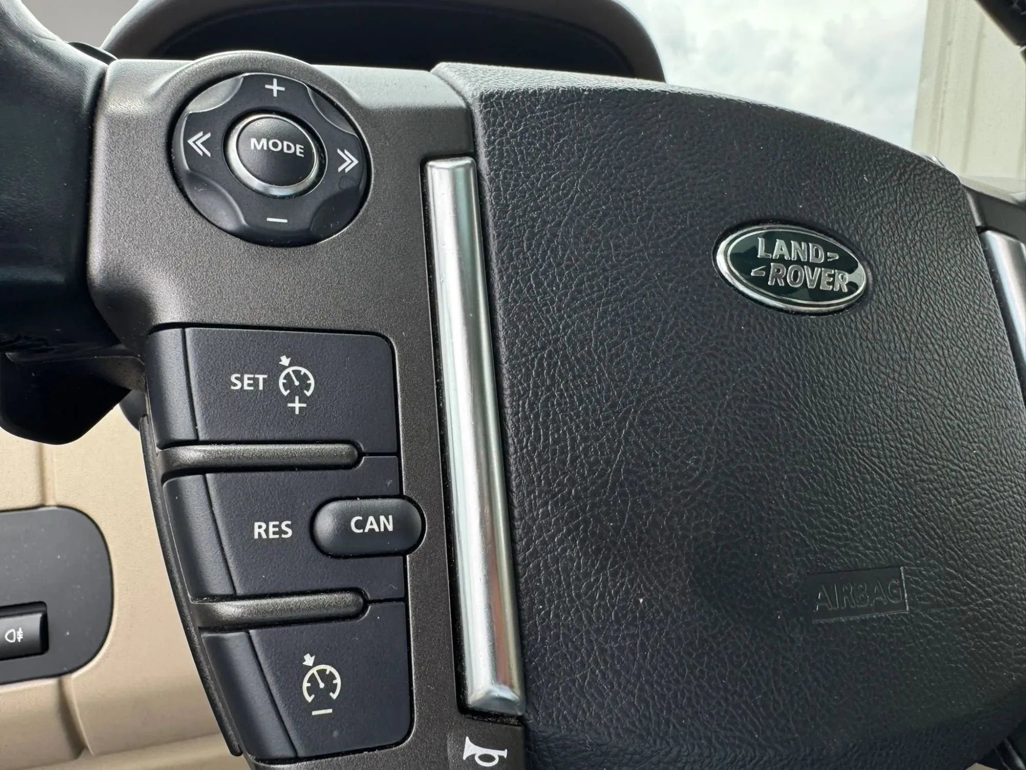 Used 2015 Land Rover LR4 HSE AWD/4WD image 20