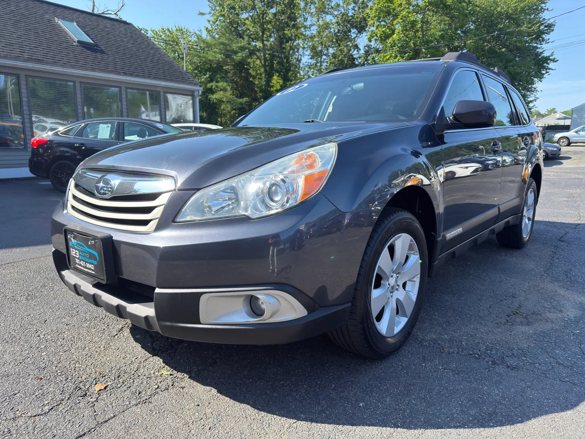 Used 2012 Subaru Outback 2.5i w/ Alloy Wheel Pkg AWD/4WD image 3