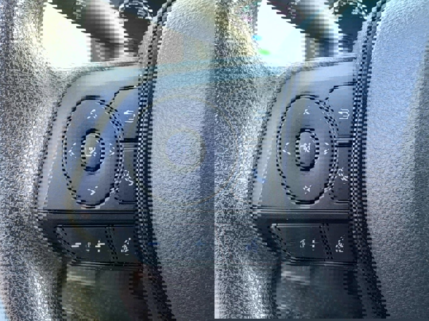 Used 2022 Toyota RAV4 XLE image 24