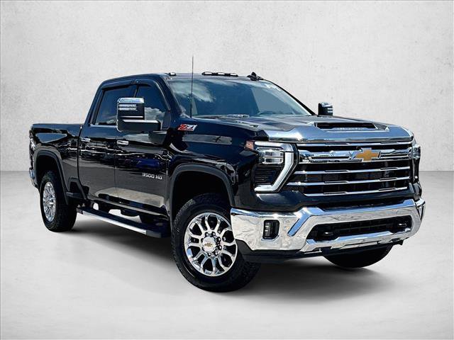 Used 2025 Chevrolet Silverado 3500 LTZ w/ LTZ Plus Package AWD/4WD image 12