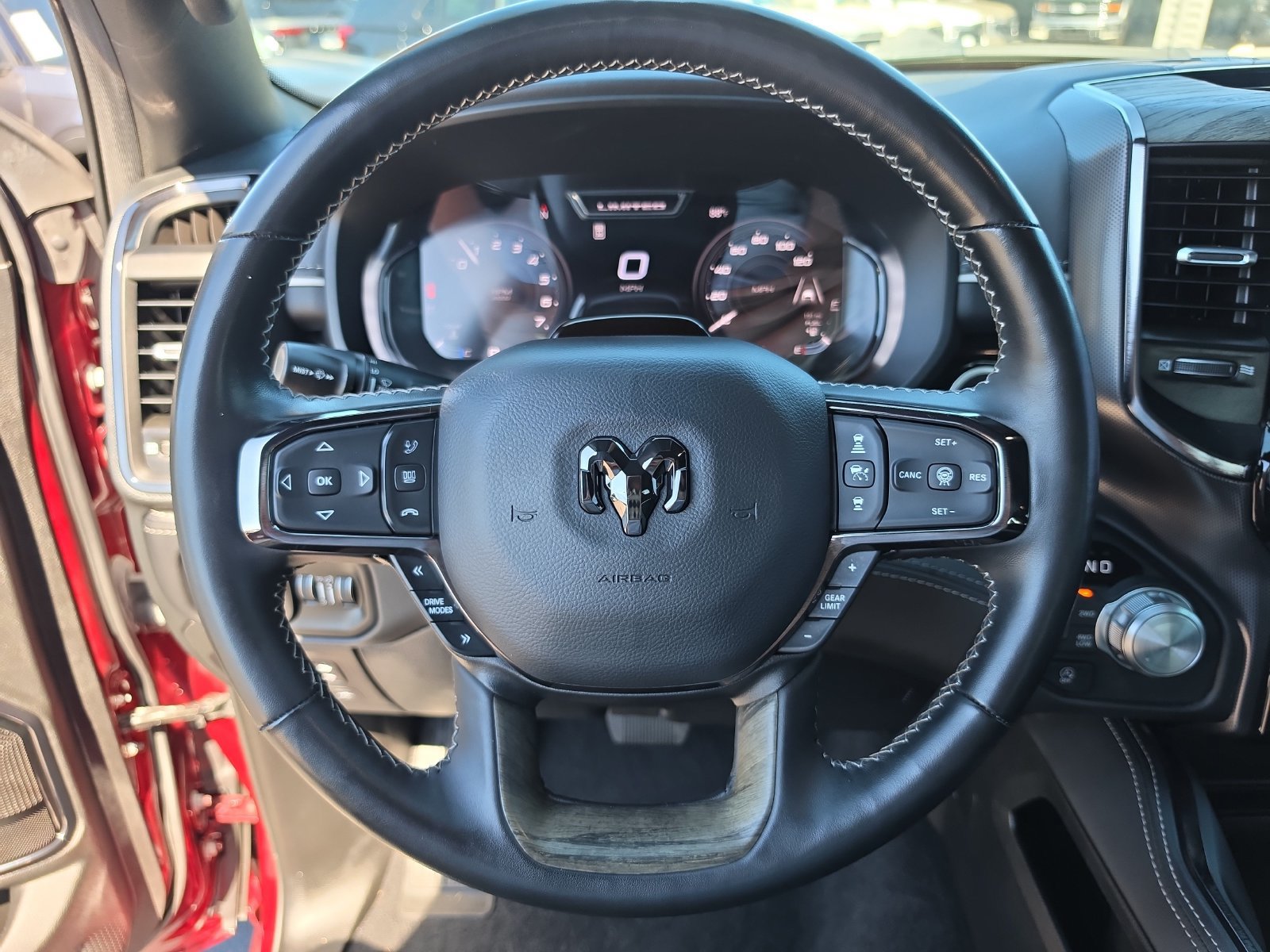 Used 2025 RAM 1500 Limited AWD/4WD image 28