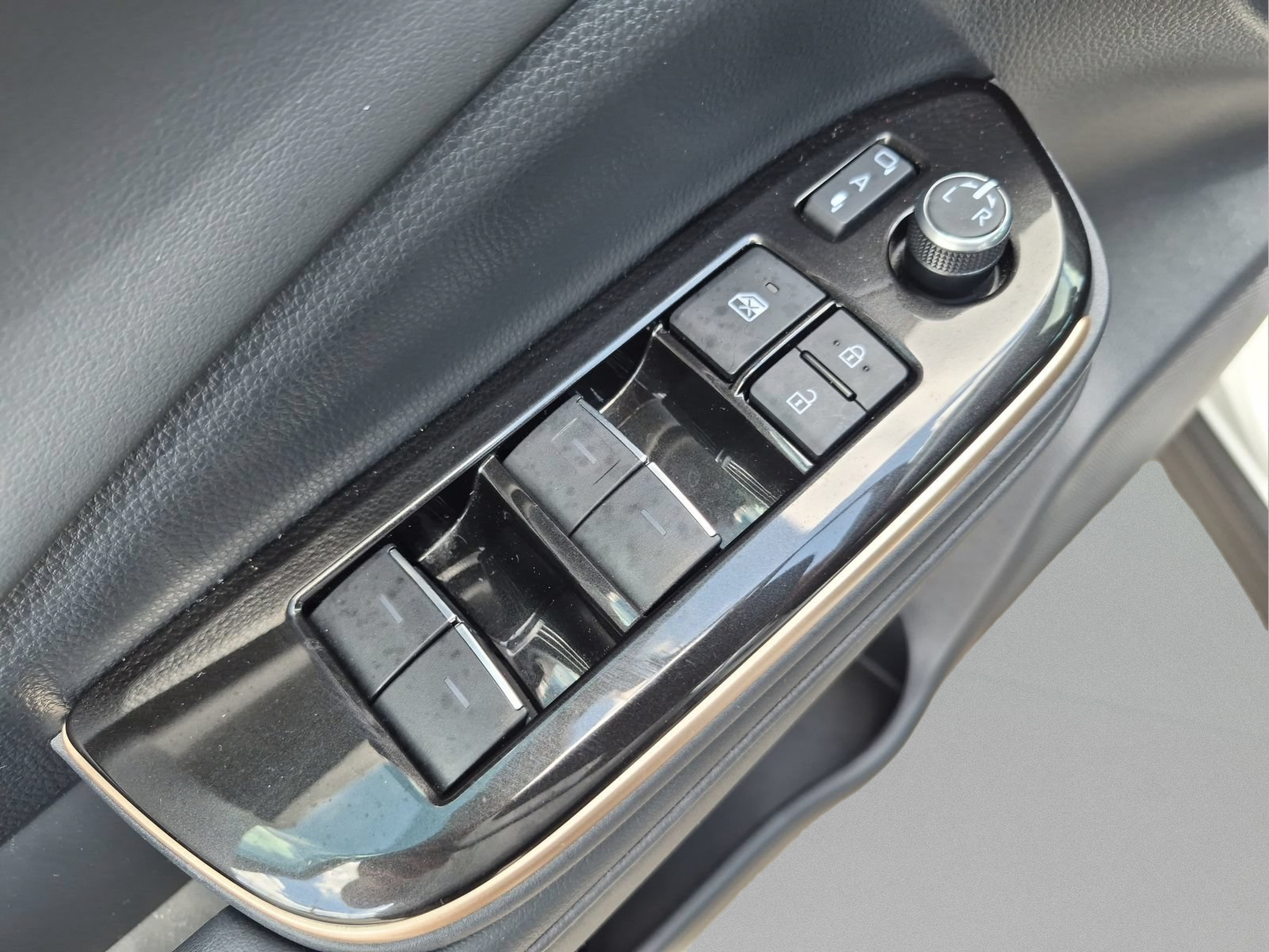 Used 2025 Toyota Crown Signia AWD/4WD image 16