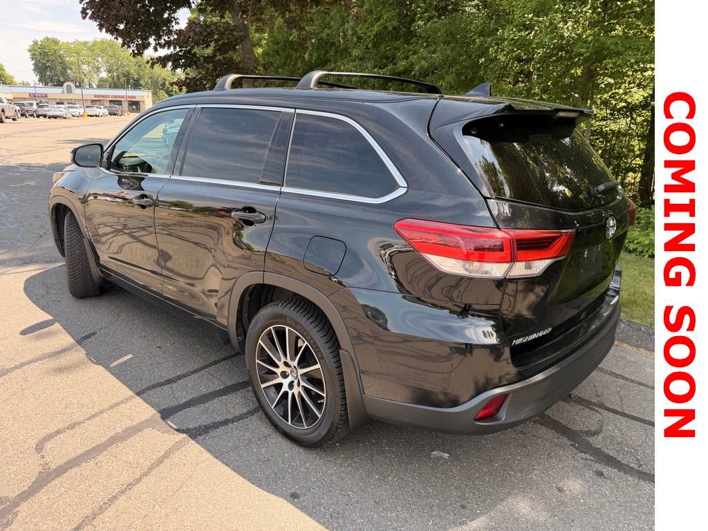 Used 2017 Toyota Highlander SE AWD/4WD image 7