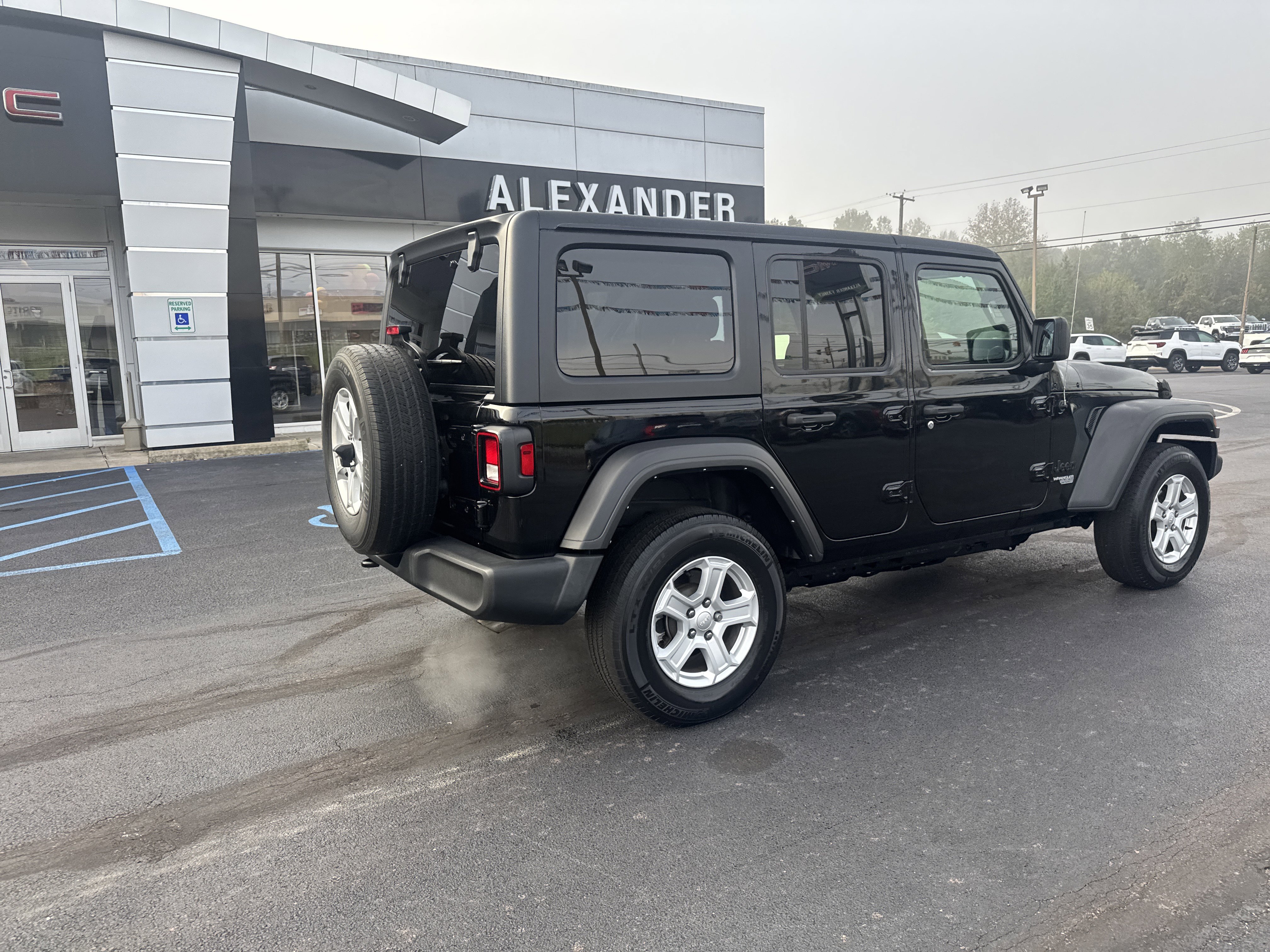 Used 2021 Jeep Wrangler Unlimited Sport video 3