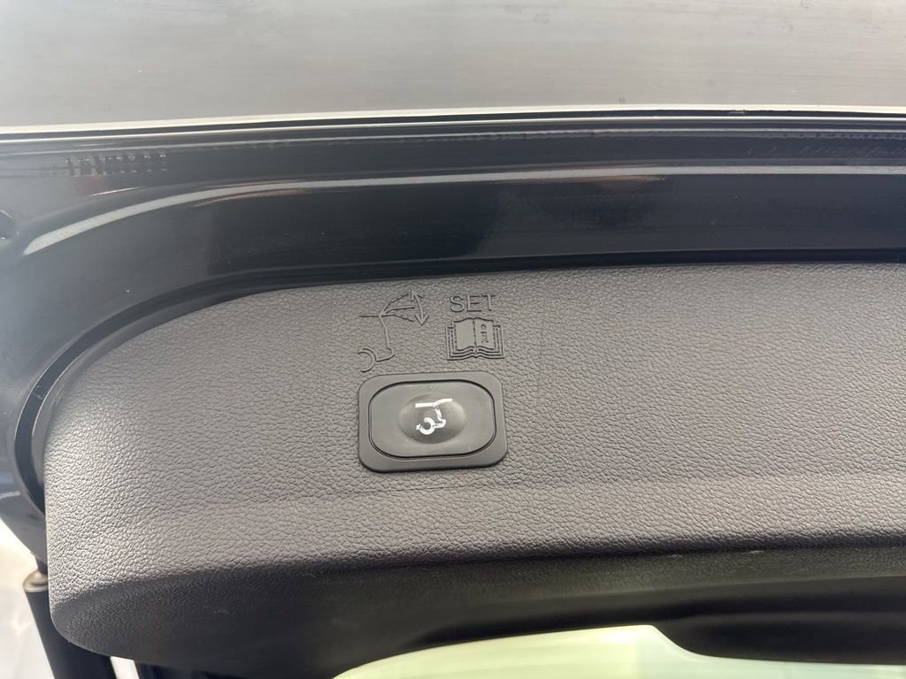 Used 2018 Ford Escape SEL w/ Canadian Touring Package image 39