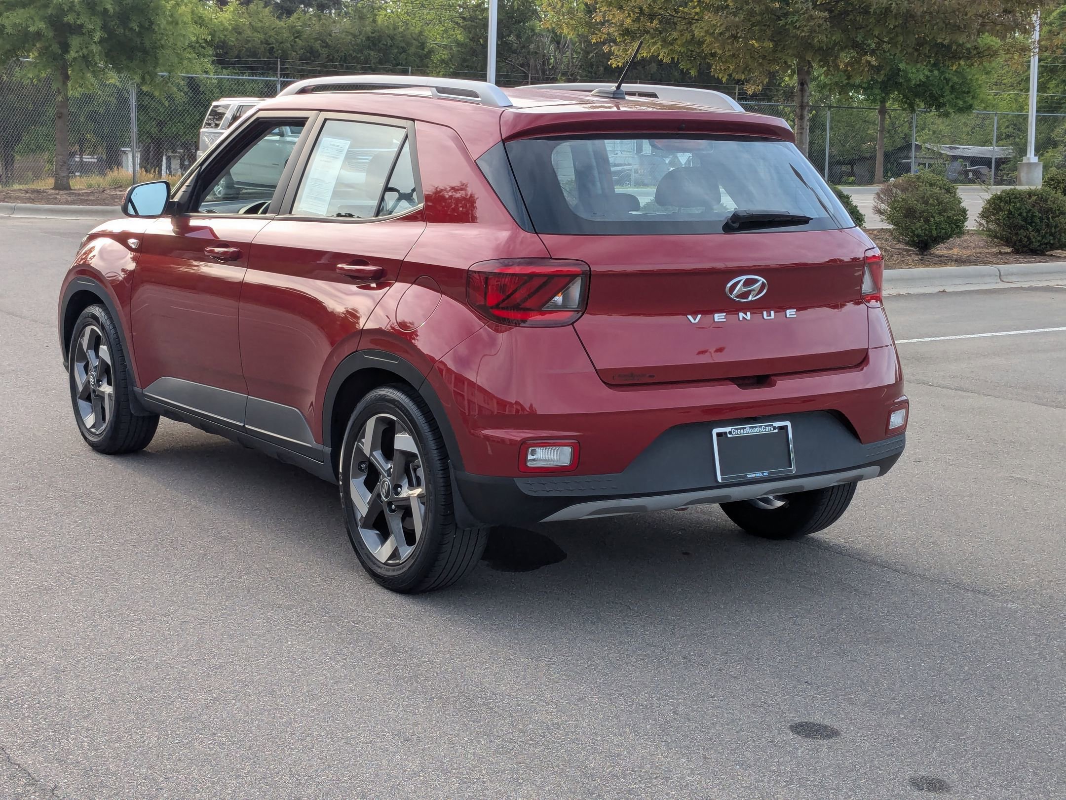Used 2024 Hyundai Venue SEL FWD image 6
