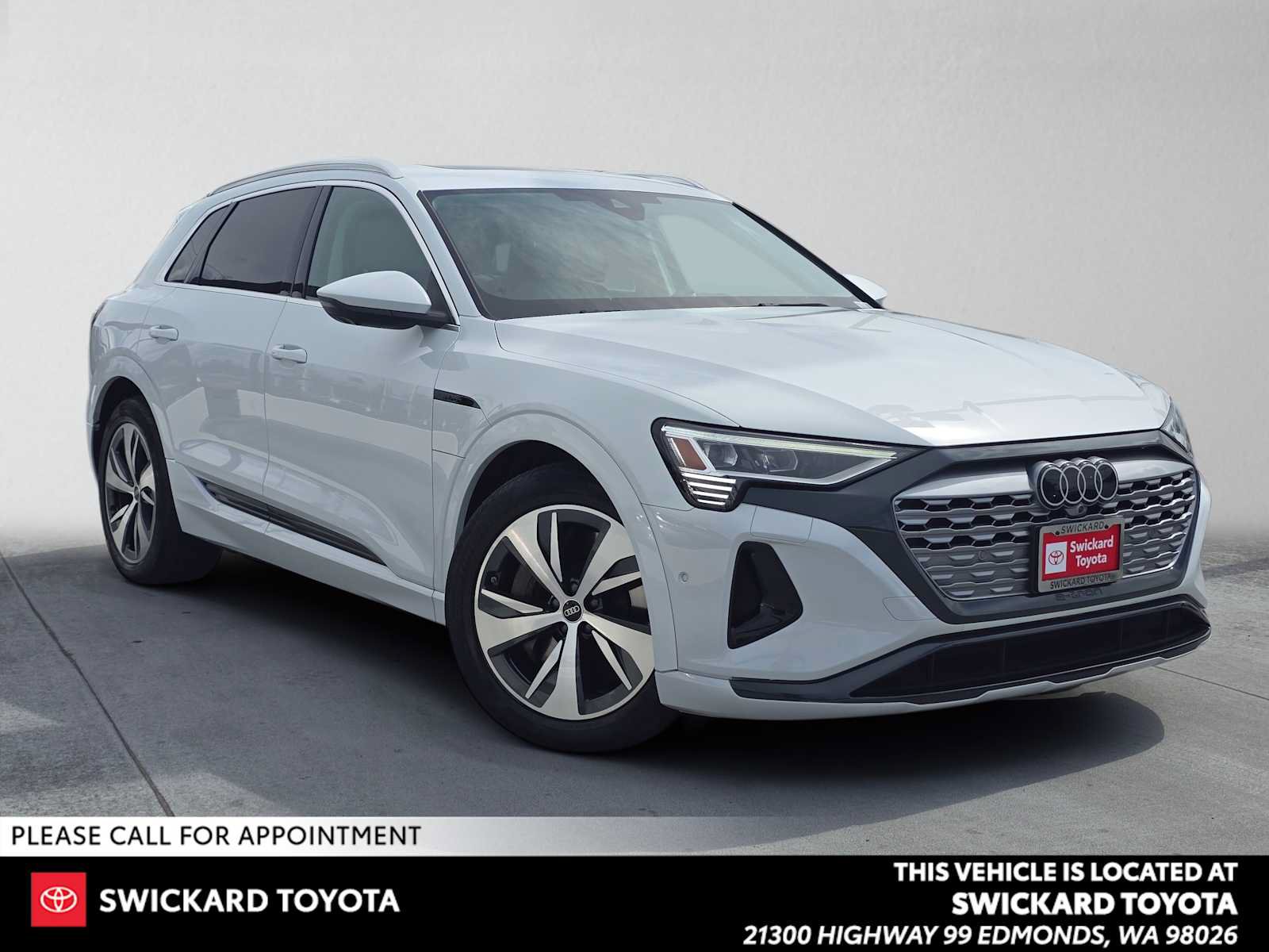 Used 2024 Audi Q8 e-tron Premium Plus w/ Premium Plus Package AWD/4WD image 1