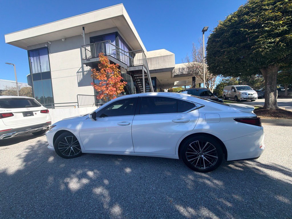 Certified 2025 Lexus ES 350 w/ Premium Package FWD image 18