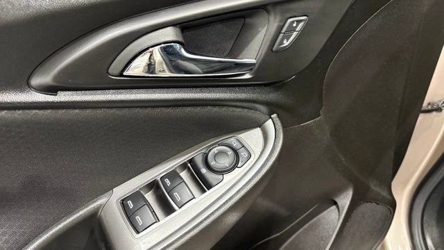 Used 2023 Chevrolet Malibu LT FWD image 14